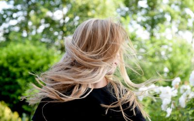 Essential Tips For Taming Frizzy Hair